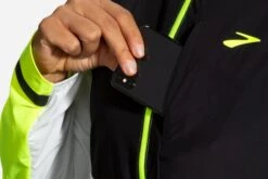 Brooks Women's Carbonite Jacket - Icy Grey/Black/Nightlife (221493030) -Sports Equipment 221493 030 D5 Carbonite Jacket