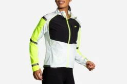Brooks Women's Carbonite Jacket - Icy Grey/Black/Nightlife (221493030) -Sports Equipment 221493 030 MA Carbonite Jacket