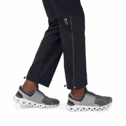 On Running Men's Track Pant - Black (166.00335) -Sports Equipment SS21TrackPantsBlackMPackShot8