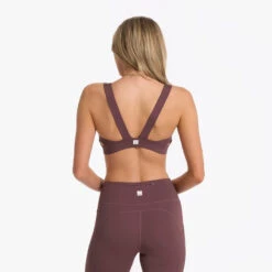 Vuori Women's Stride Bra -Sports Equipment VW1036CHN 06629 1200x crop center jpg
