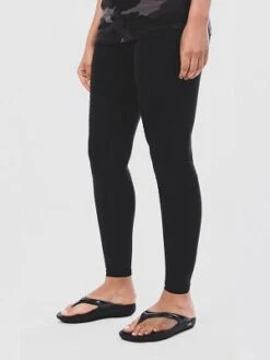 Oofos Women's OOlala Limited Sandal -Sports Equipment black camo 932x680 c0e077c2 7a8f 460d 8e92 06fdeb9bd561