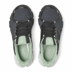 On Running Women's Cloudflyer -Sports Equipment webimage DCFBE722 8530 405C 90982A19A2BFFB01